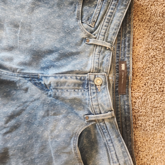 Levi's Jean's - Picture 2 of 4